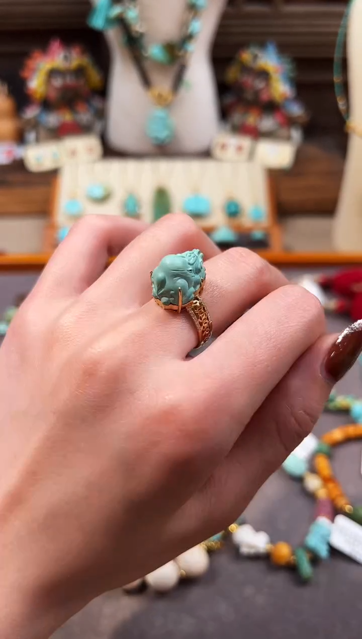 18K金镶嵌绿松石戒指貔貅戒指