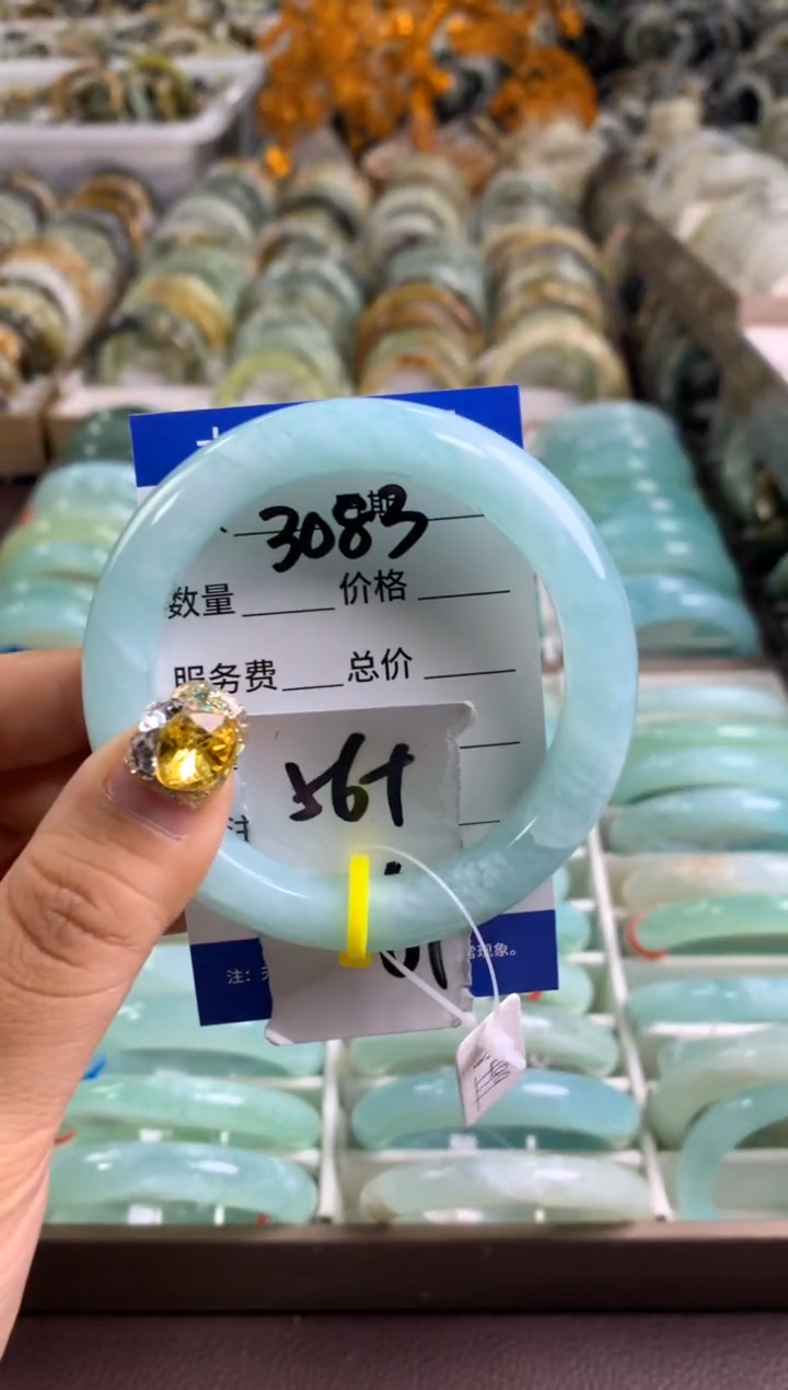 【闪购商品】蛇纹石玉手镯未镶嵌3083