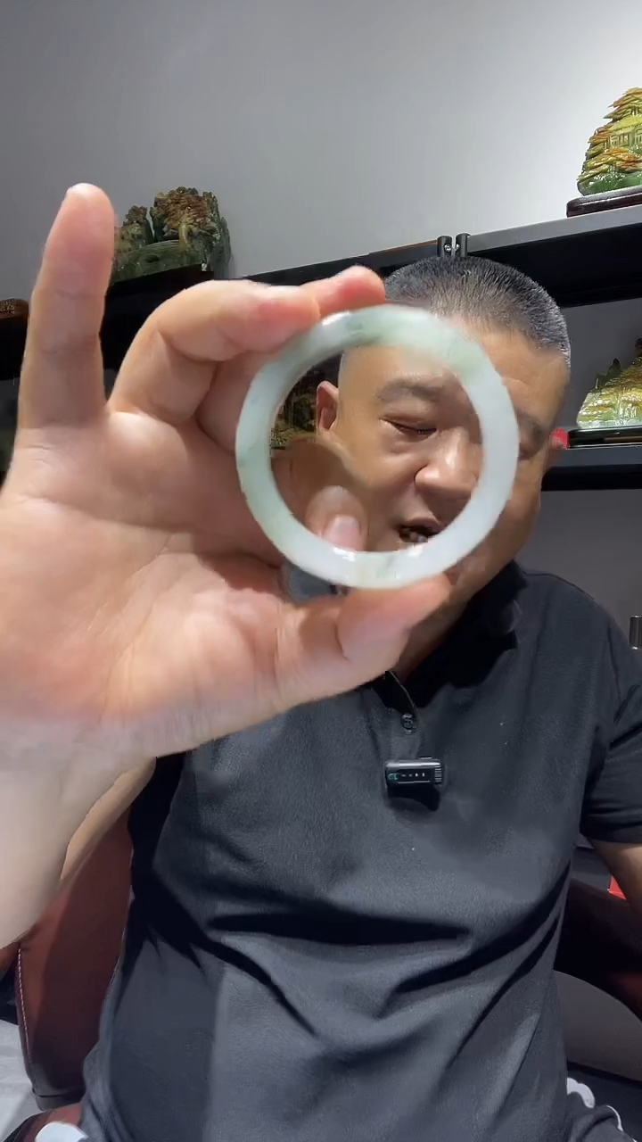 石英质玉手镯未镶嵌56mm天然天山翠手镯