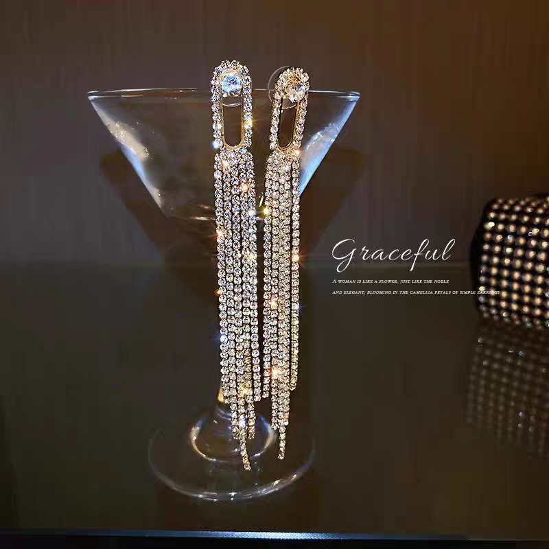 【拍多优惠】流苏夸张满钻耳环显摆耳款耳钉女高级感耳环批发