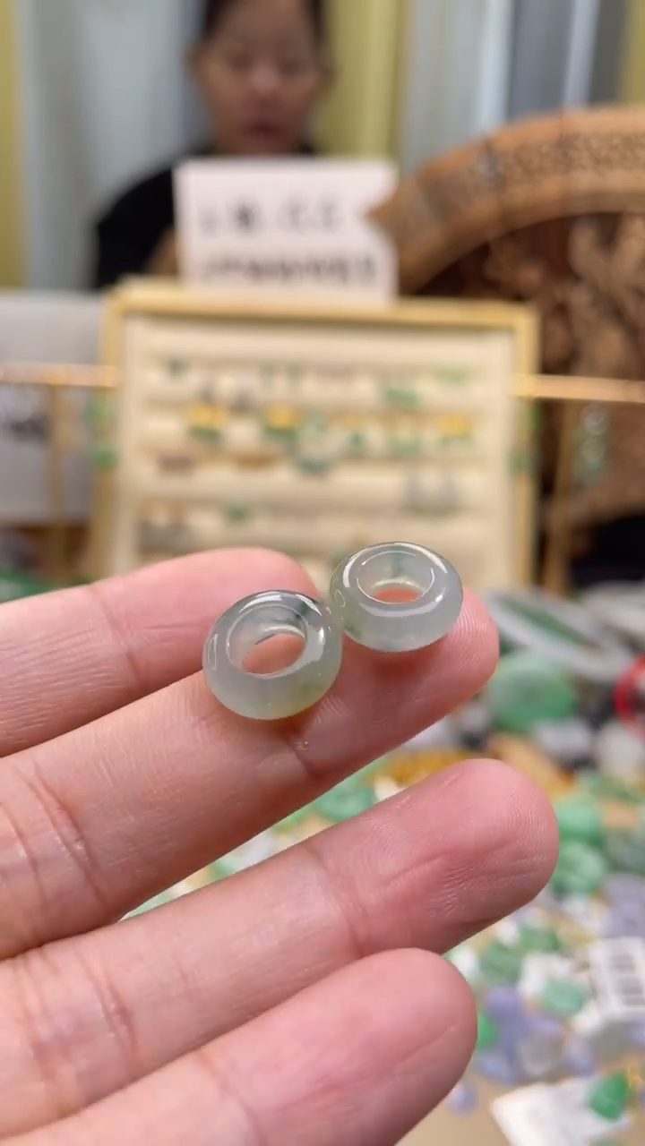 颈饰未镶嵌翡翠甜甜圈一对