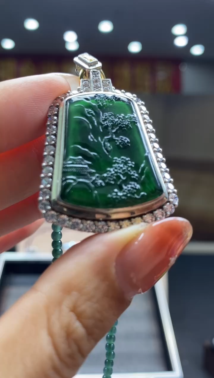 【闪购商品】翡翠颈饰未镶嵌********263