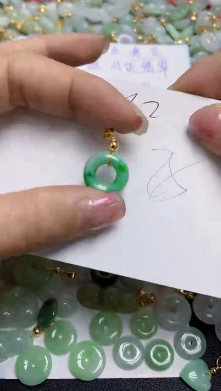 【闪购商品】翡翠颈饰合金天然翡翠A货