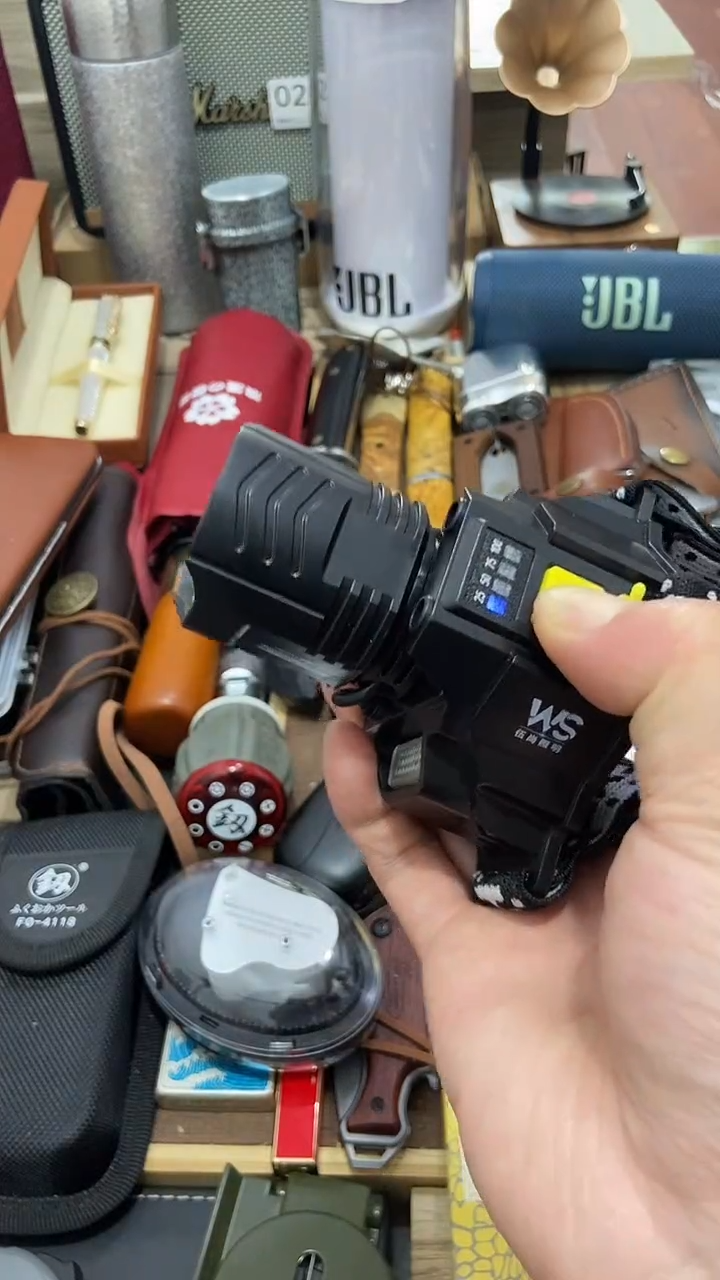 瓷片闪购商品  如图所示