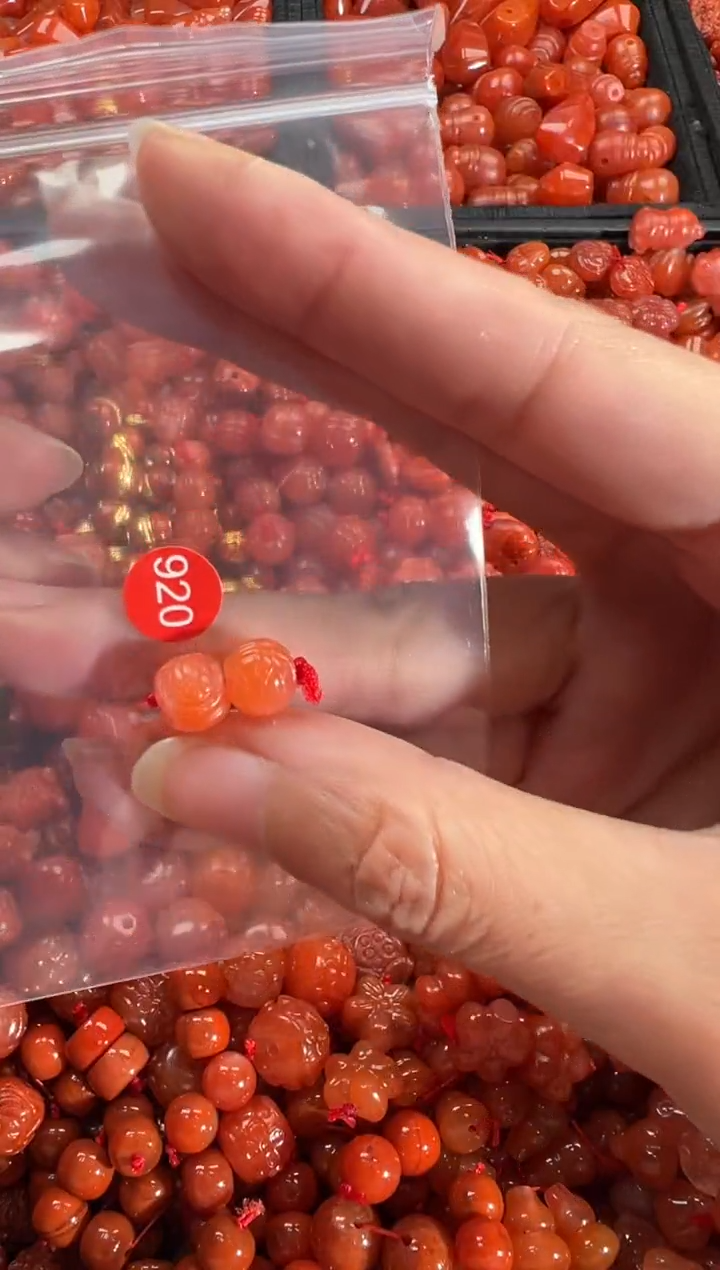 【闪购商品】南红玛瑙颈饰未镶嵌1