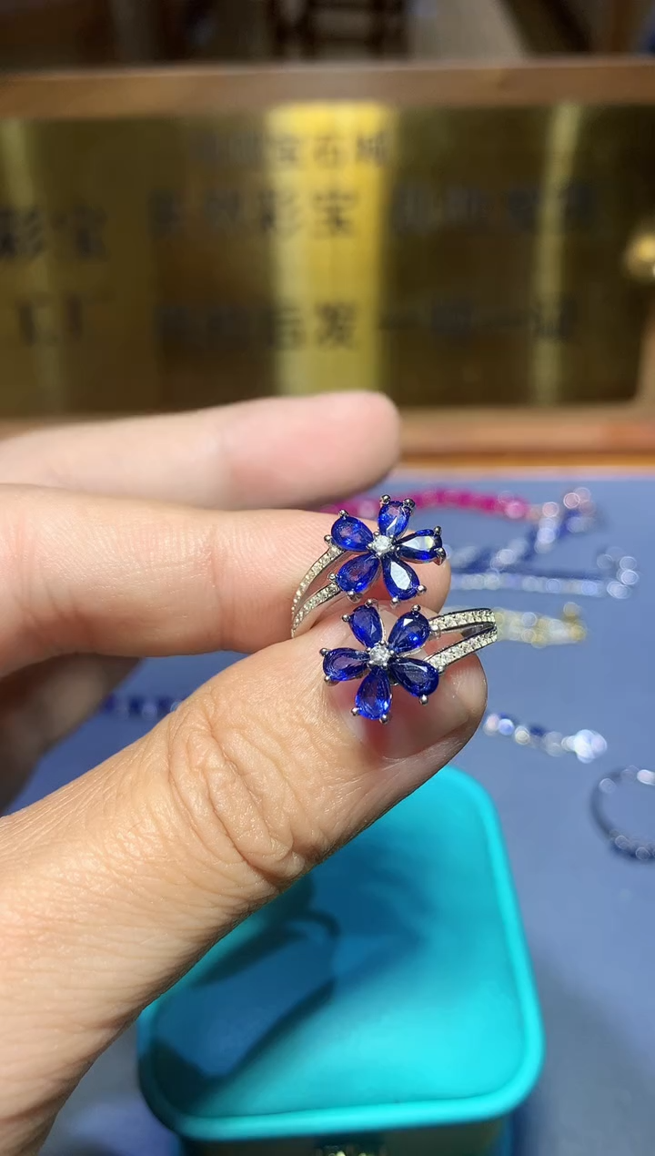 【闪购商品】蓝宝石戒指银S925镶嵌........