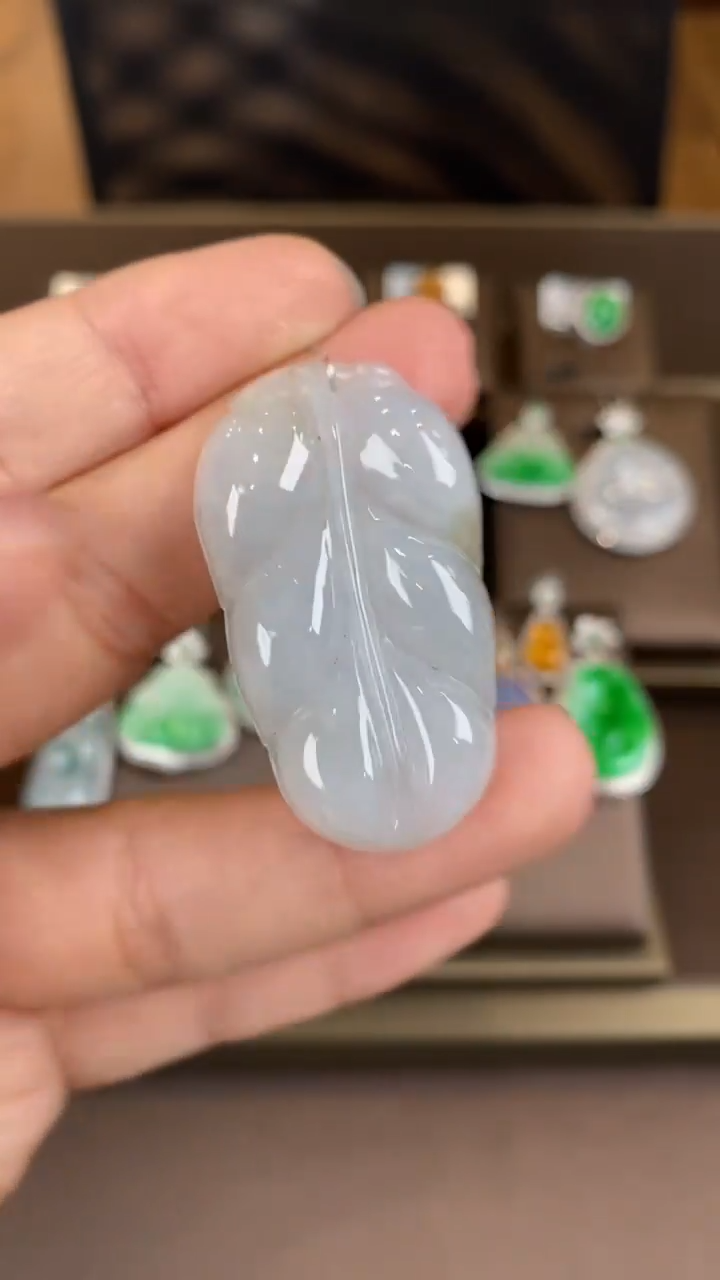 【闪购商品】翡翠吊坠(不含链)未镶嵌翡翠叶子