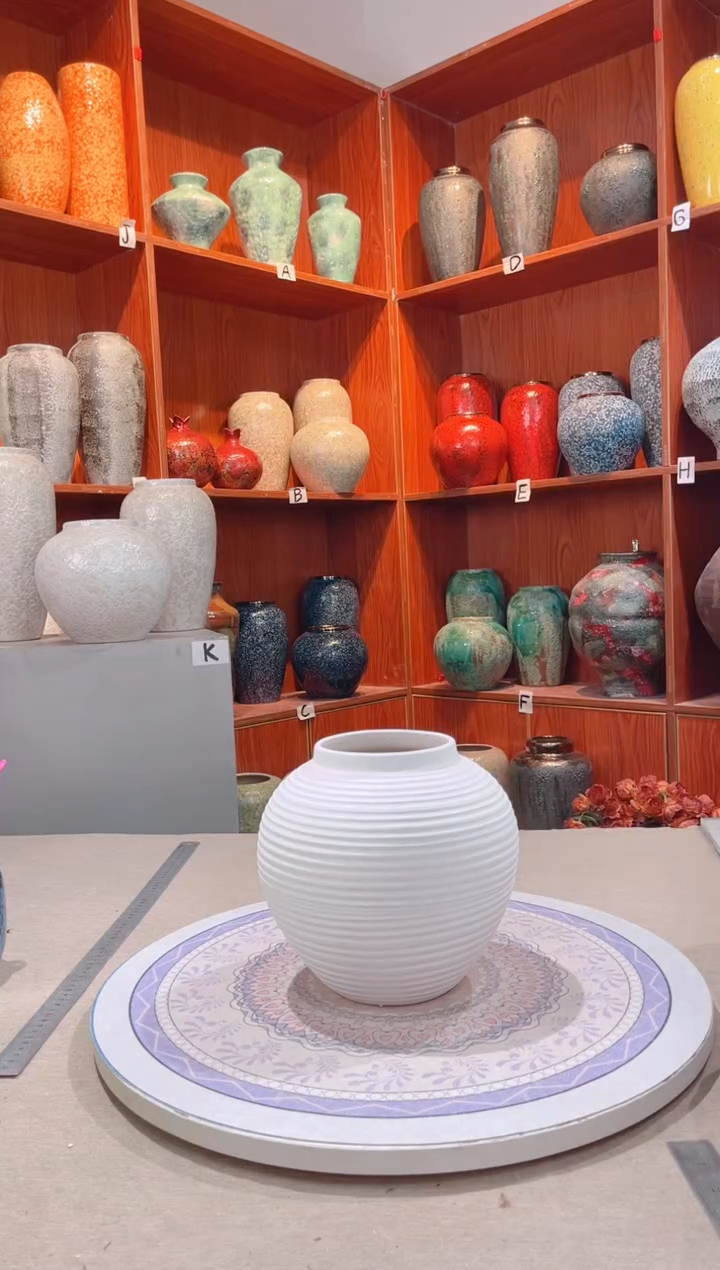 【闪购商品】瓶精品陶瓷花瓶 无花 白螺纹小号