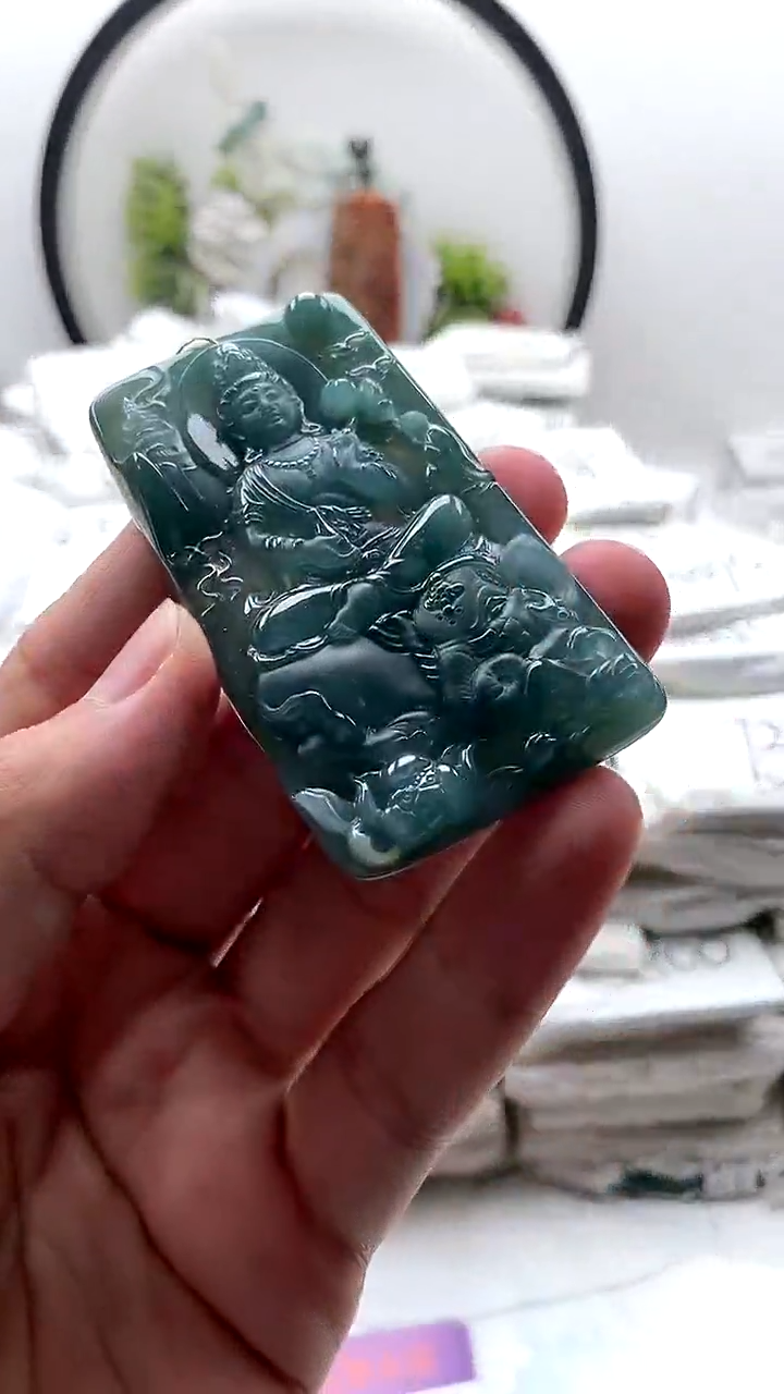 翡翠未镶嵌颈饰普贤