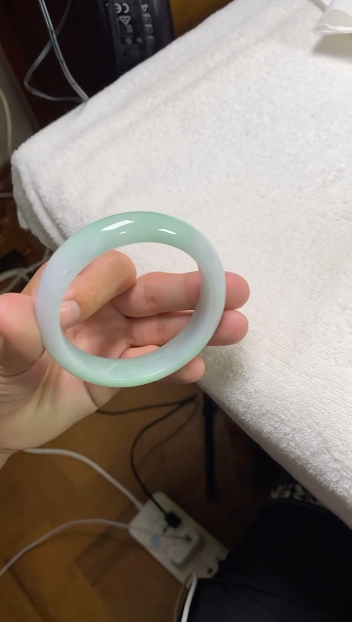 未镶嵌手镯翡翠手镯