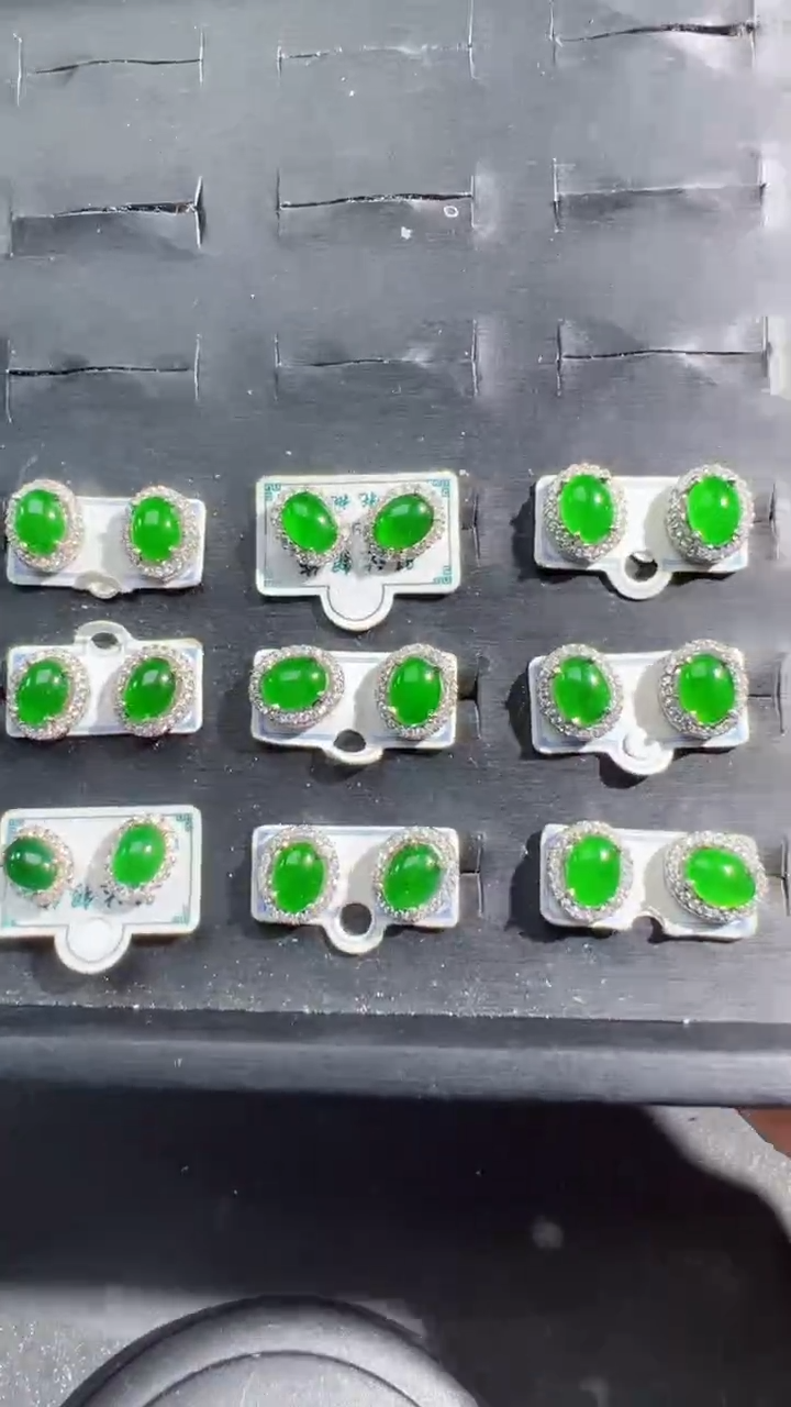 【闪购商品】定制翡翠未镶嵌耳钉商品多样性发货1