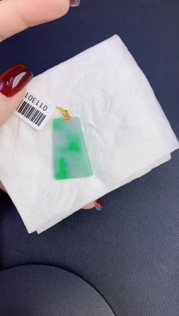 颈饰18K金镶嵌翡翠缅甸天然翡翠A货