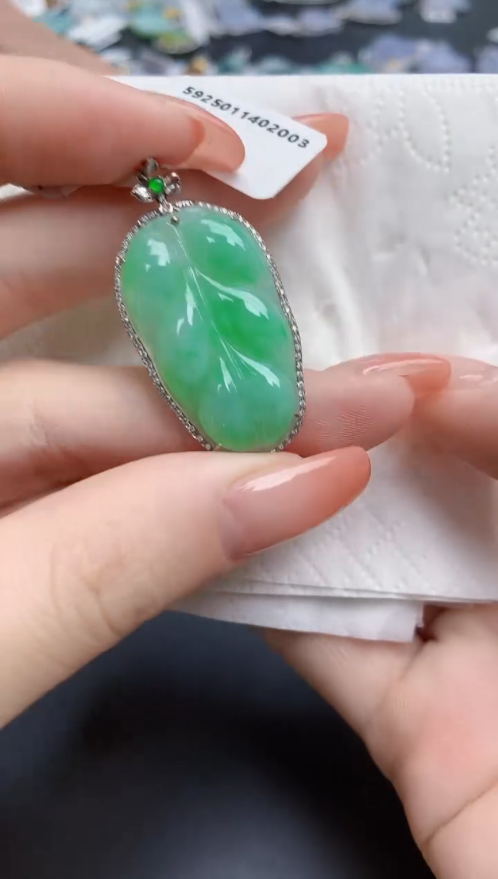 【闪购商品】翡翠颈饰18K金镶嵌天然缅甸翡翠A货
