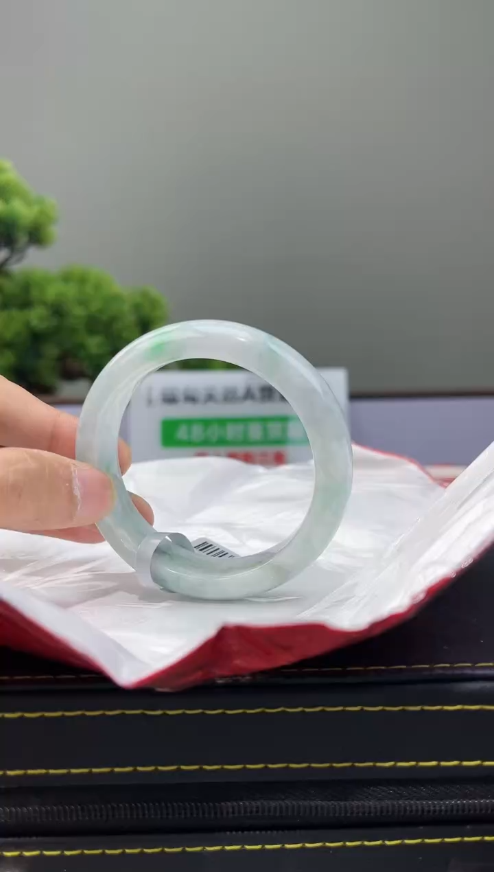 【闪购商品】翡翠手镯未镶嵌手镯4
