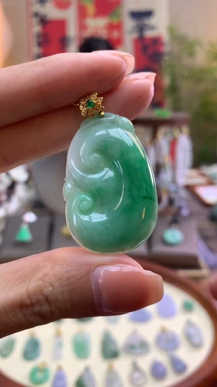 【闪购商品】翡翠颈饰18K金镶嵌如意