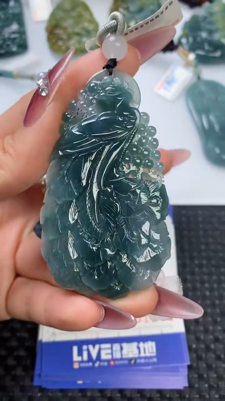 【闪购商品】翡翠颈饰未镶嵌11111111111111