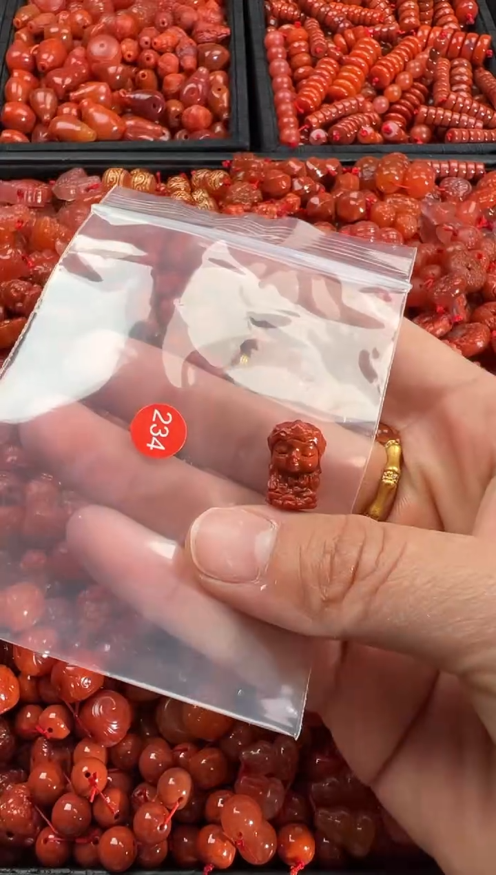 【闪购商品】南红玛瑙颈饰未镶嵌1