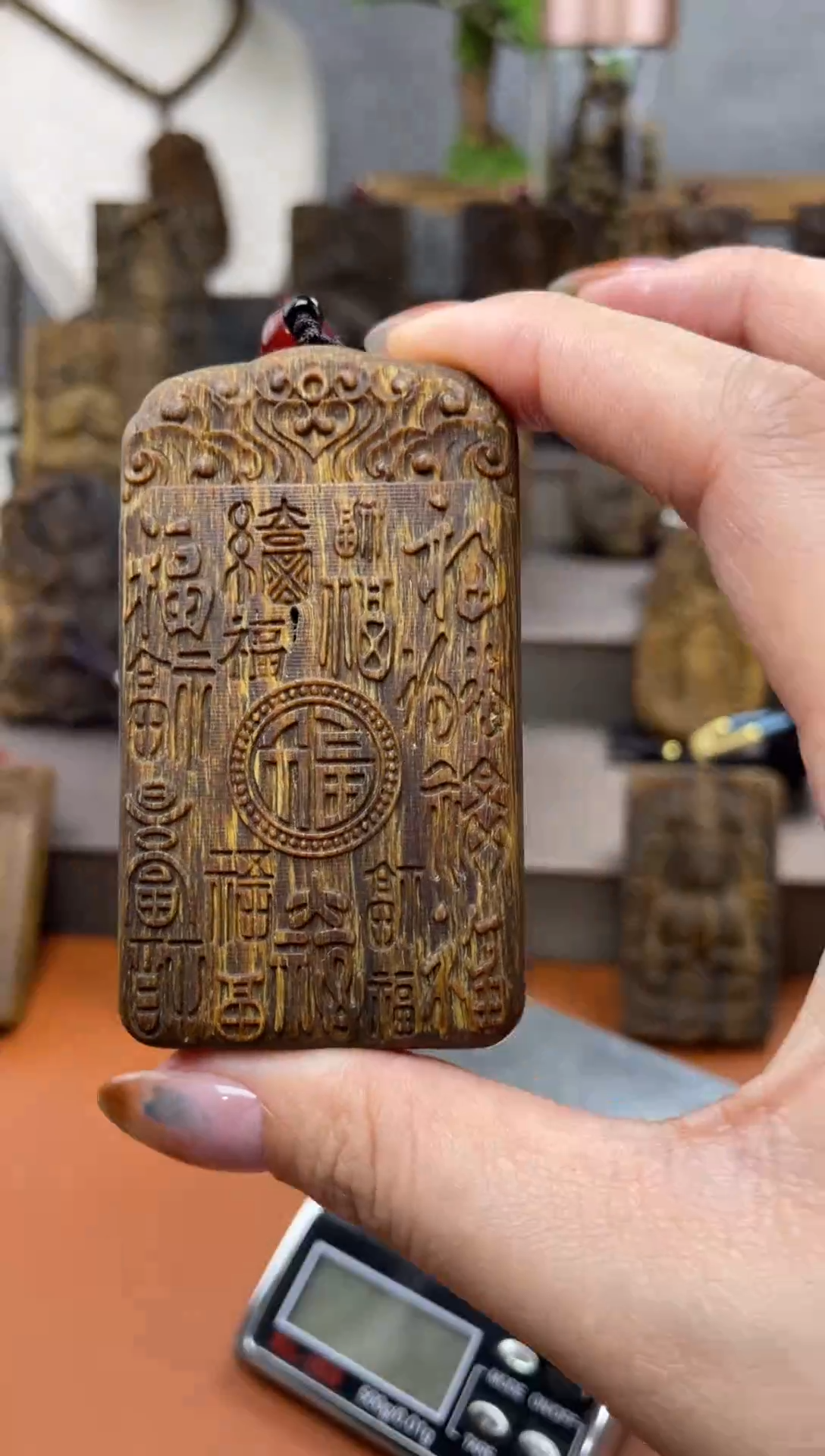 木木雕款芽庄  百福 双面雕刻 7cm送养香瓶 