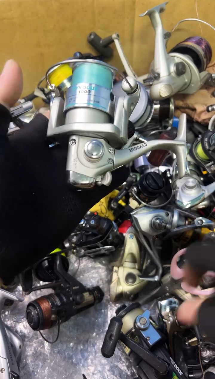 用****2微瑕钓鱼轮，直播间讲解为准，看清楚再拍，如有拆卸不退换