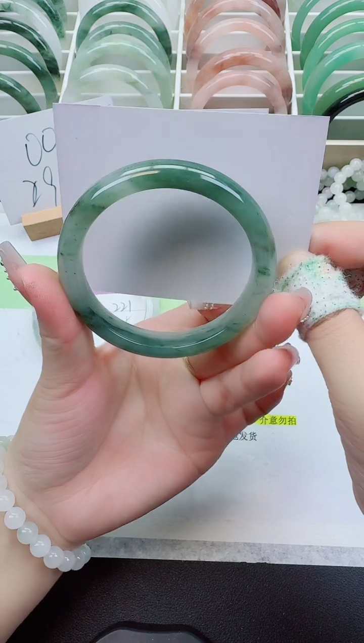 【闪购商品】石英质玉手镯未镶嵌222/58-59圈