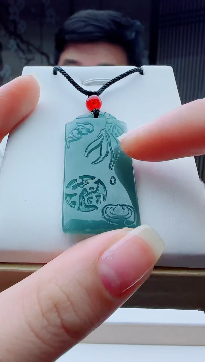 颈饰未镶嵌翡翠多样性发其一