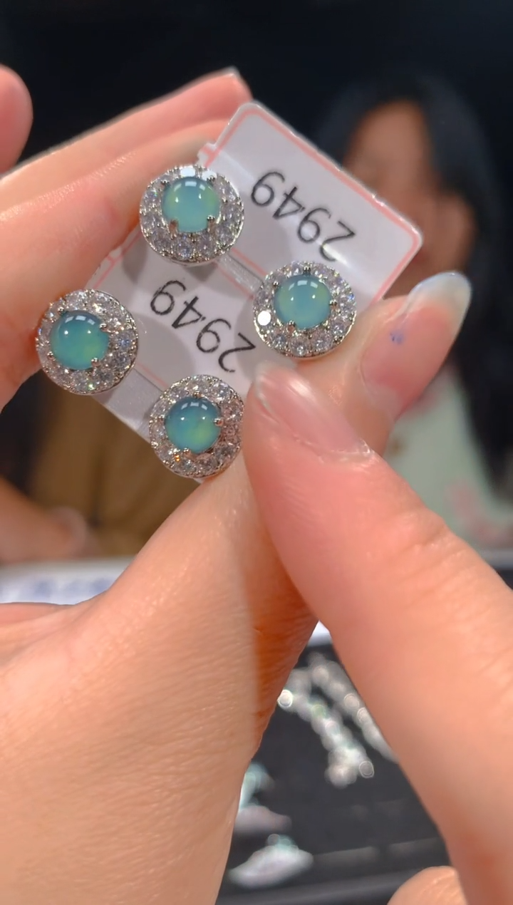 【闪购商品】定制翡翠未镶嵌19定制翡翠，多样性发货（发其一）