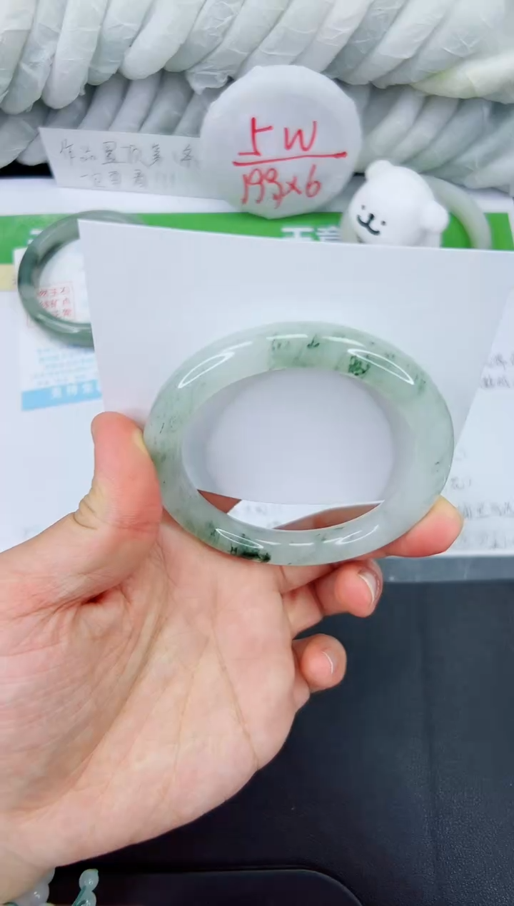 【闪购商品】石英质玉手镯未镶嵌302-58.6