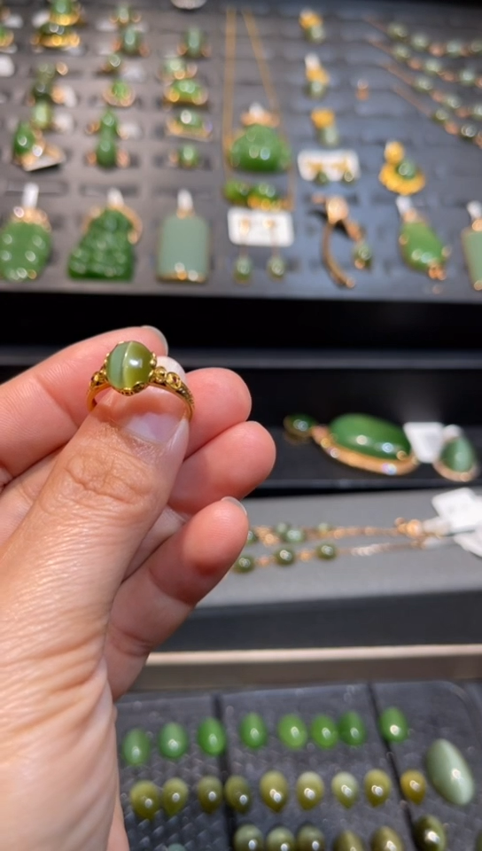 【闪购商品】和田玉碧玉猫眼戒指18K金镶嵌多样性发一