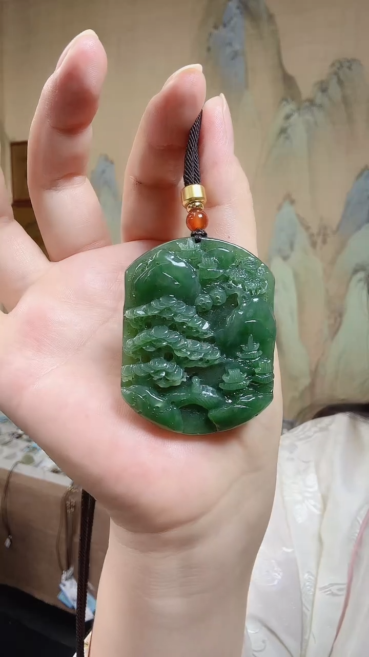 和田玉未镶嵌颈饰.