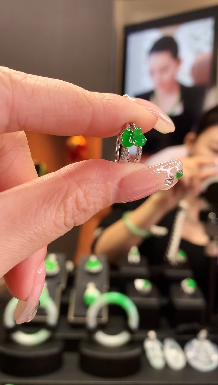 【闪购商品】翡翠耳饰18K金镶嵌耳饰