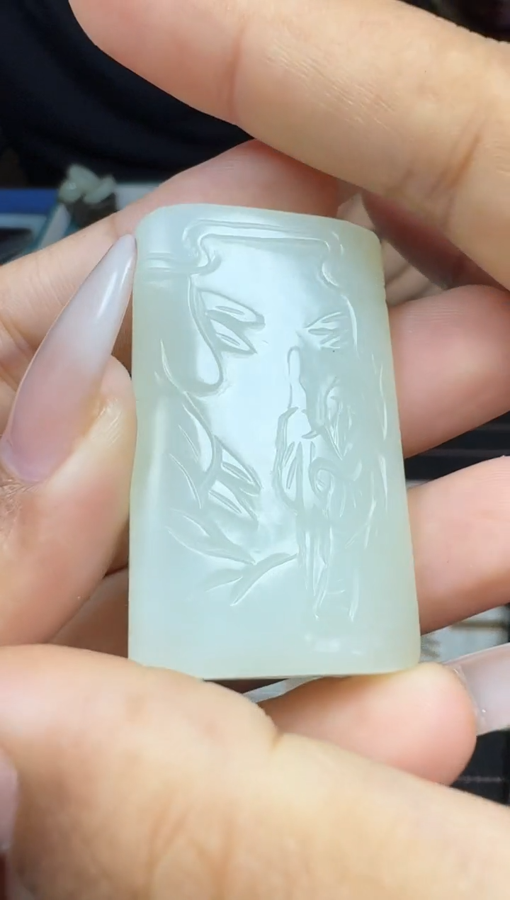 和田玉未镶嵌颈饰1