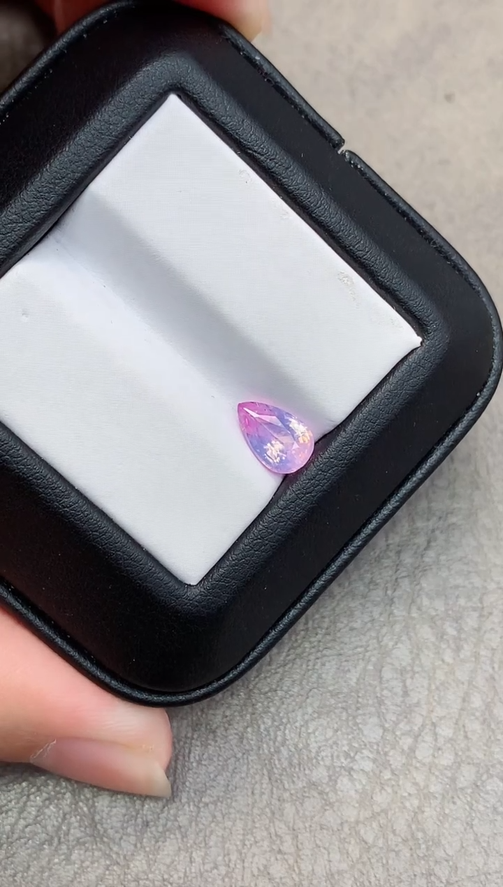 【闪购商品】彩色蓝宝石裸石未镶嵌1.674ct无烧越南蓝宝石LY
