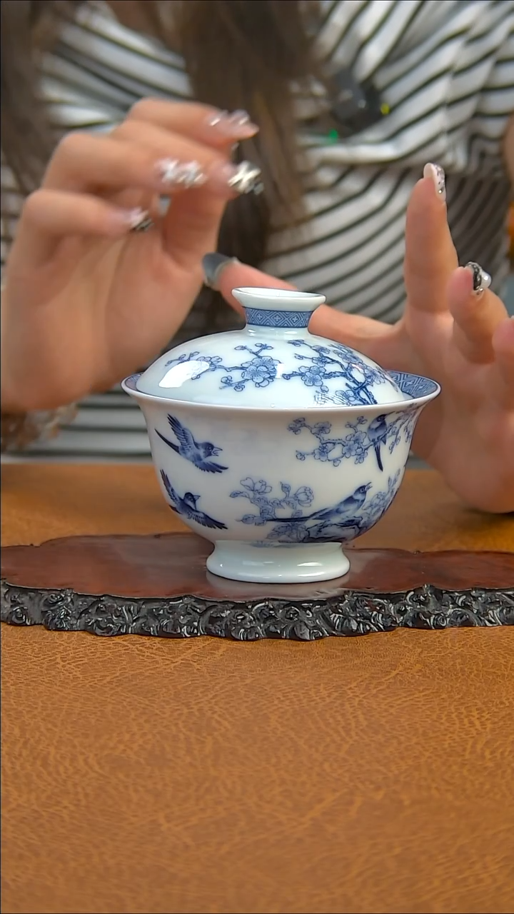 景德镇手工青花喜上眉梢盖碗