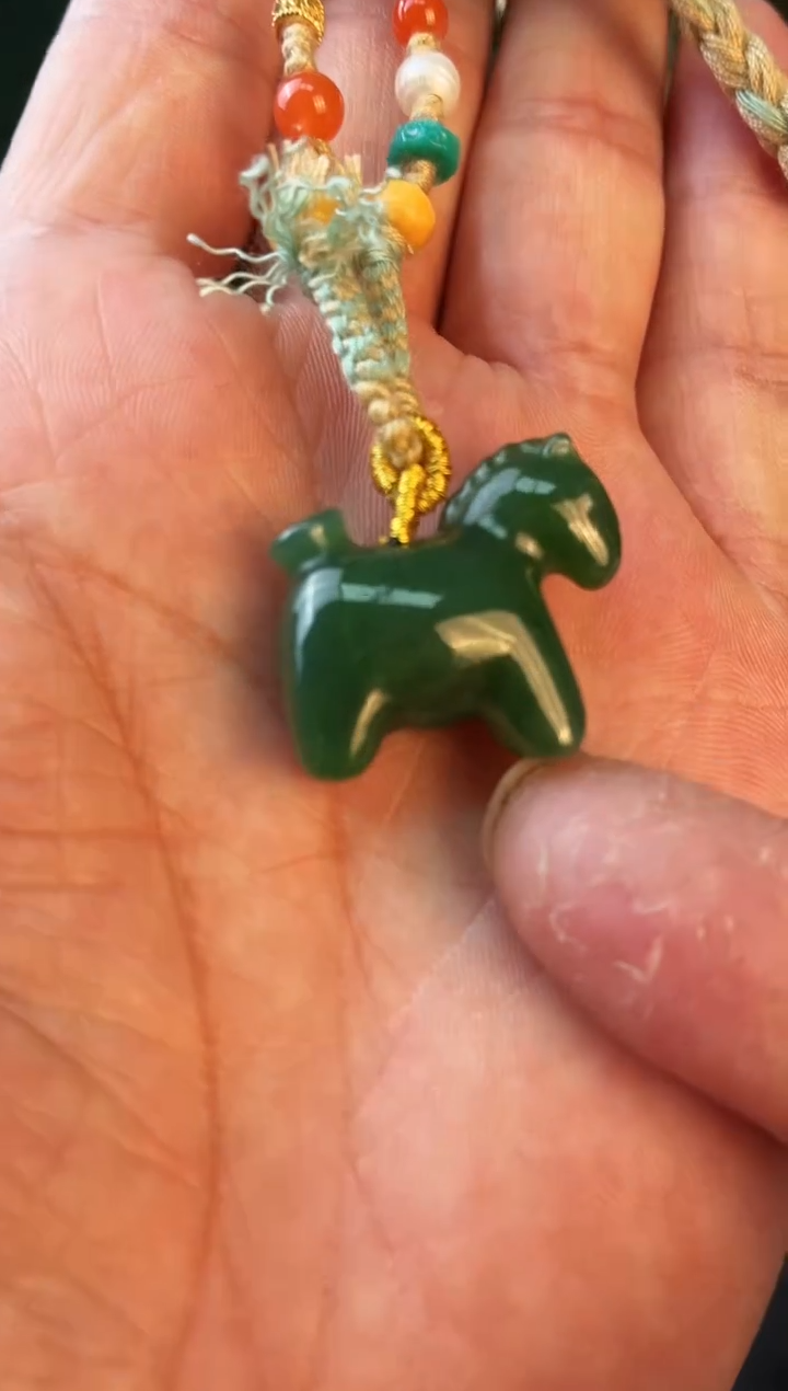 吊坠(赠链)未镶嵌和田玉（碧玉）L15