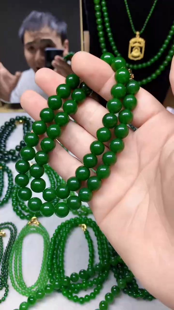 和田玉（碧玉）未镶嵌项链卡10的菠菜绿