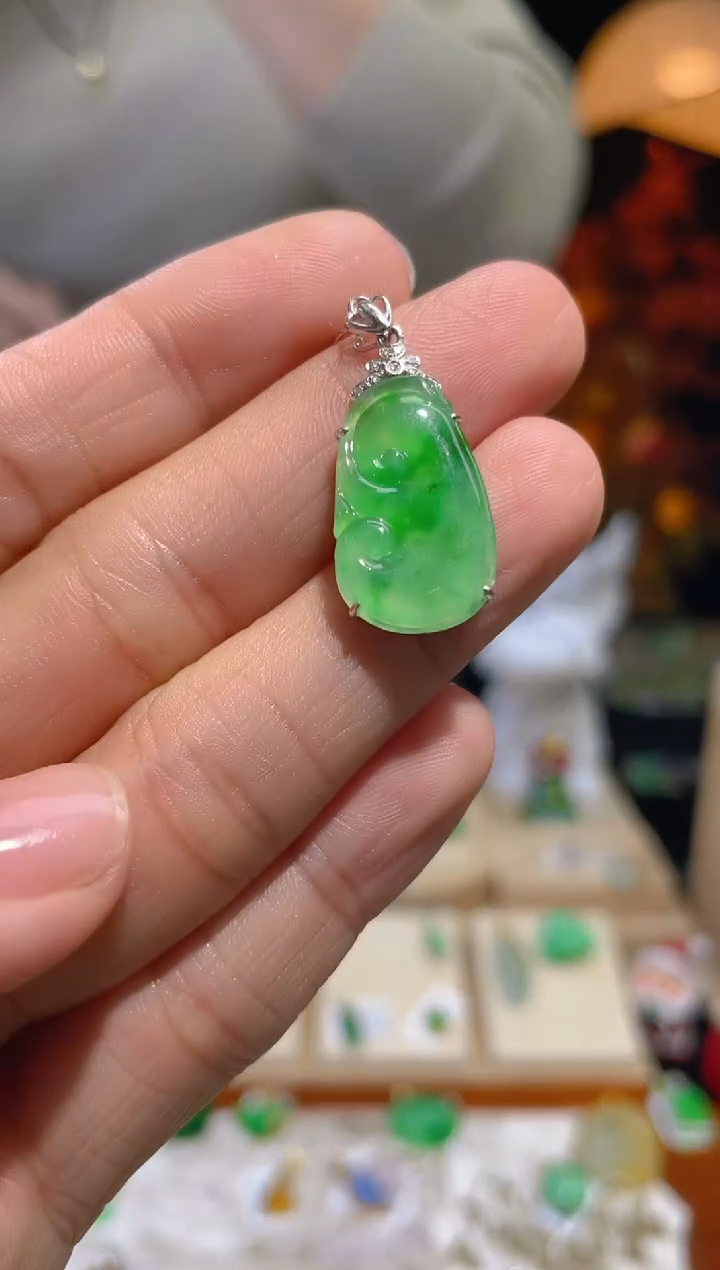 【闪购商品】翡翠颈饰18K金镶嵌假一赔三