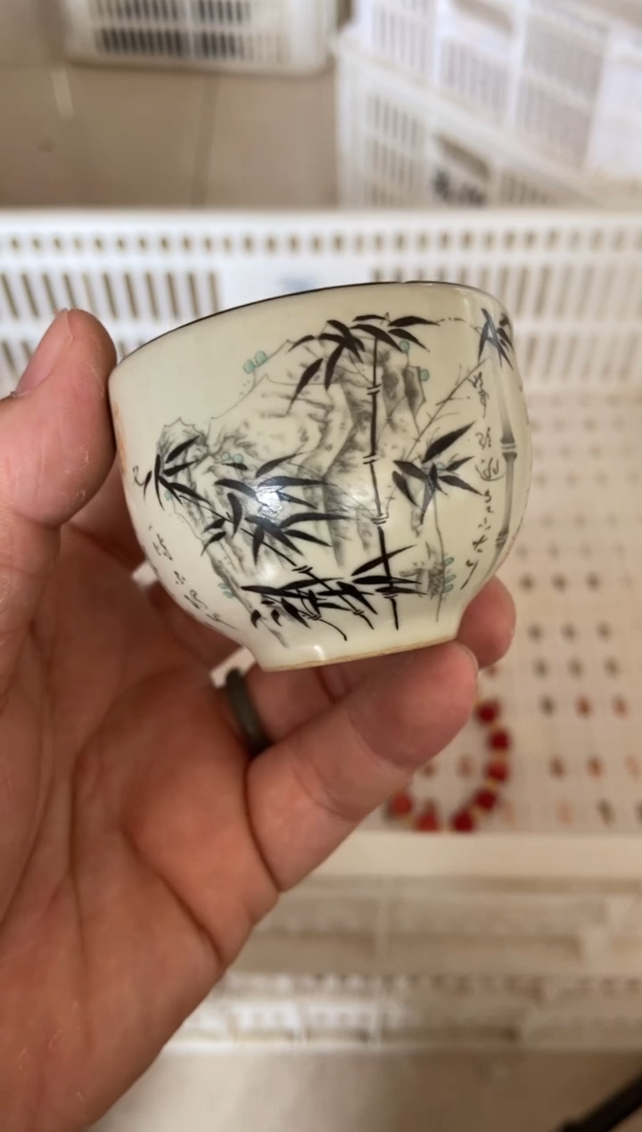 无运费险有瑕疵的摄影的产品有使用过的痕迹有点脏介意勿拍