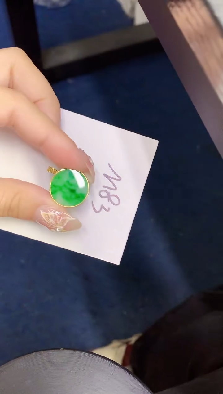 【闪购商品】翡翠颈饰18K金镶嵌000000000000