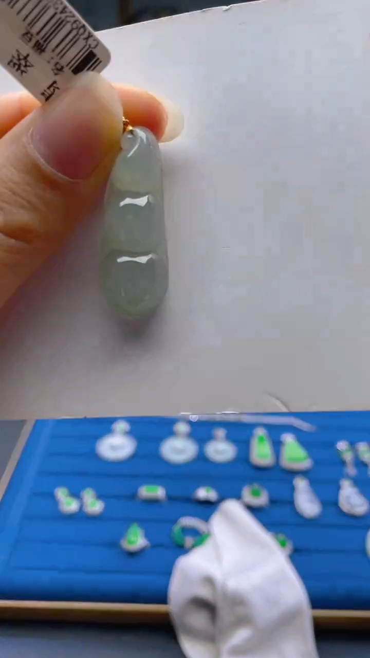 【闪购商品】翡翠吊坠(不含链)18K金镶嵌缅甸A货翡翠