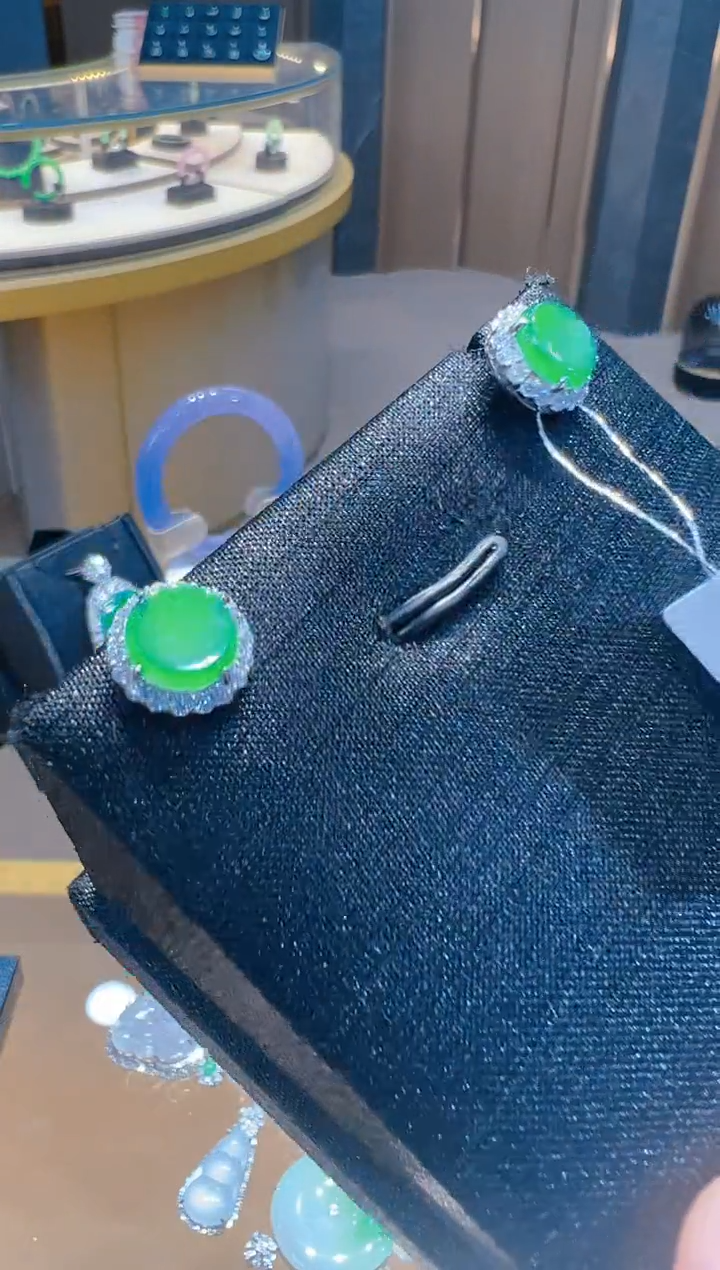 【闪购商品】翡翠耳钉银S925镶嵌多样性发货一件
