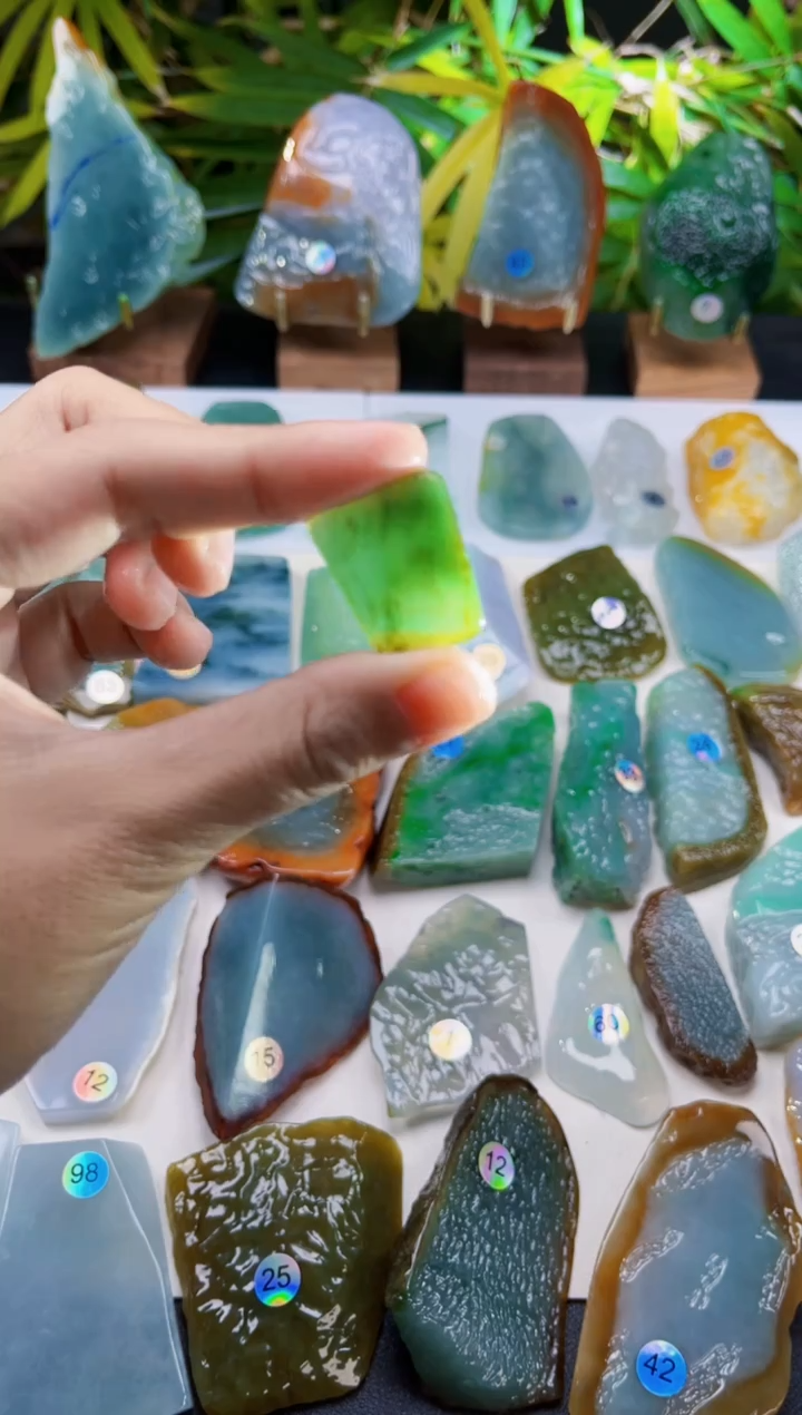 未镶嵌定制翡翠翡翠