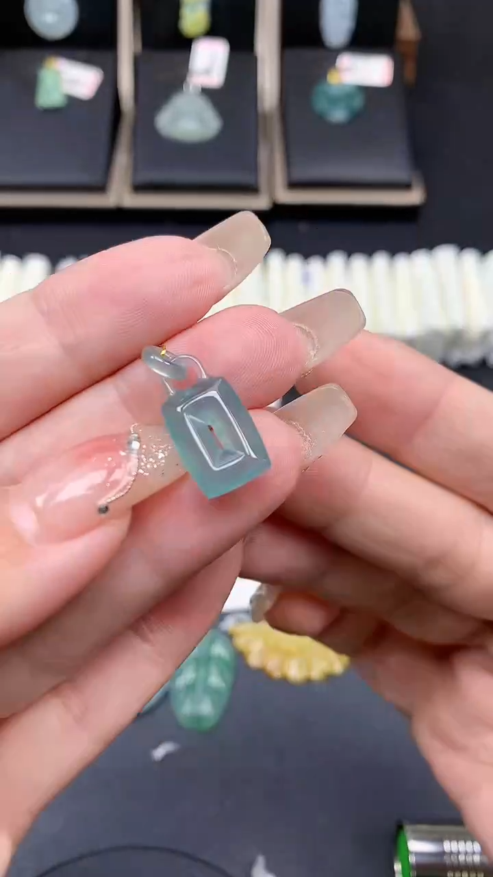 【闪购商品】翡翠吊坠(不含链)18K金镶嵌MS142023