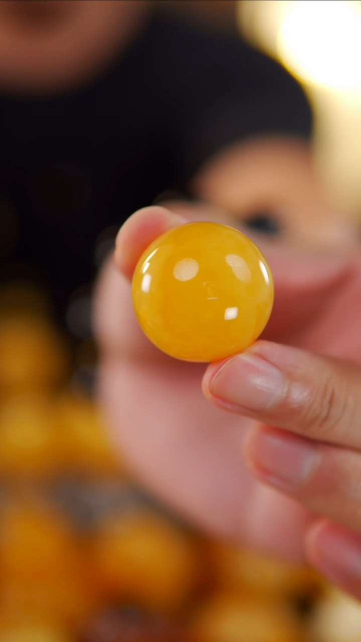 裸石琥珀未镶嵌29.9mm焦皮料圆珠15.2