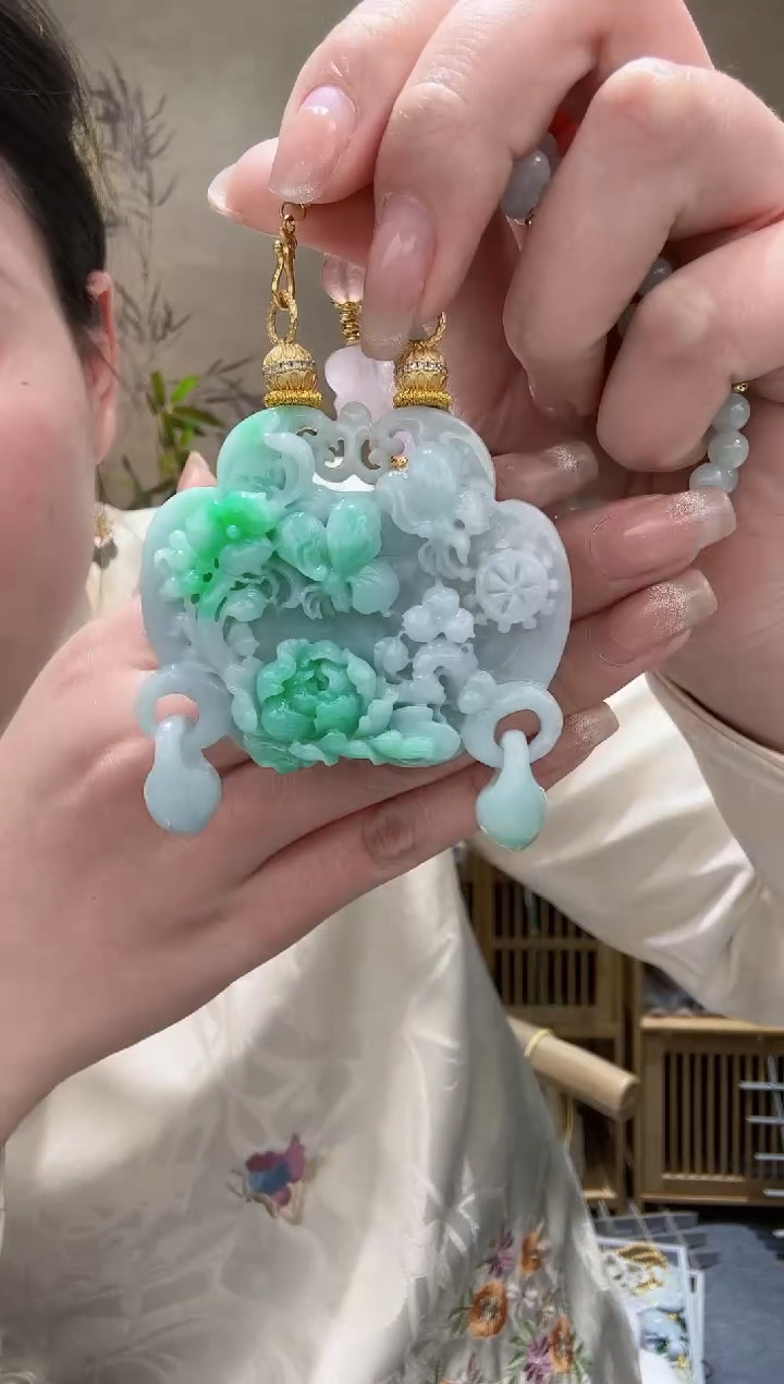 【闪购商品】翡翠颈饰未镶嵌吊坠