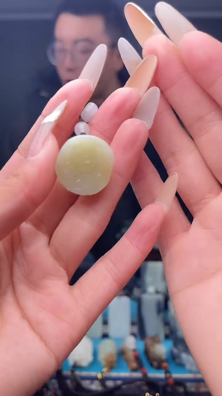 未镶嵌和田玉挂件1