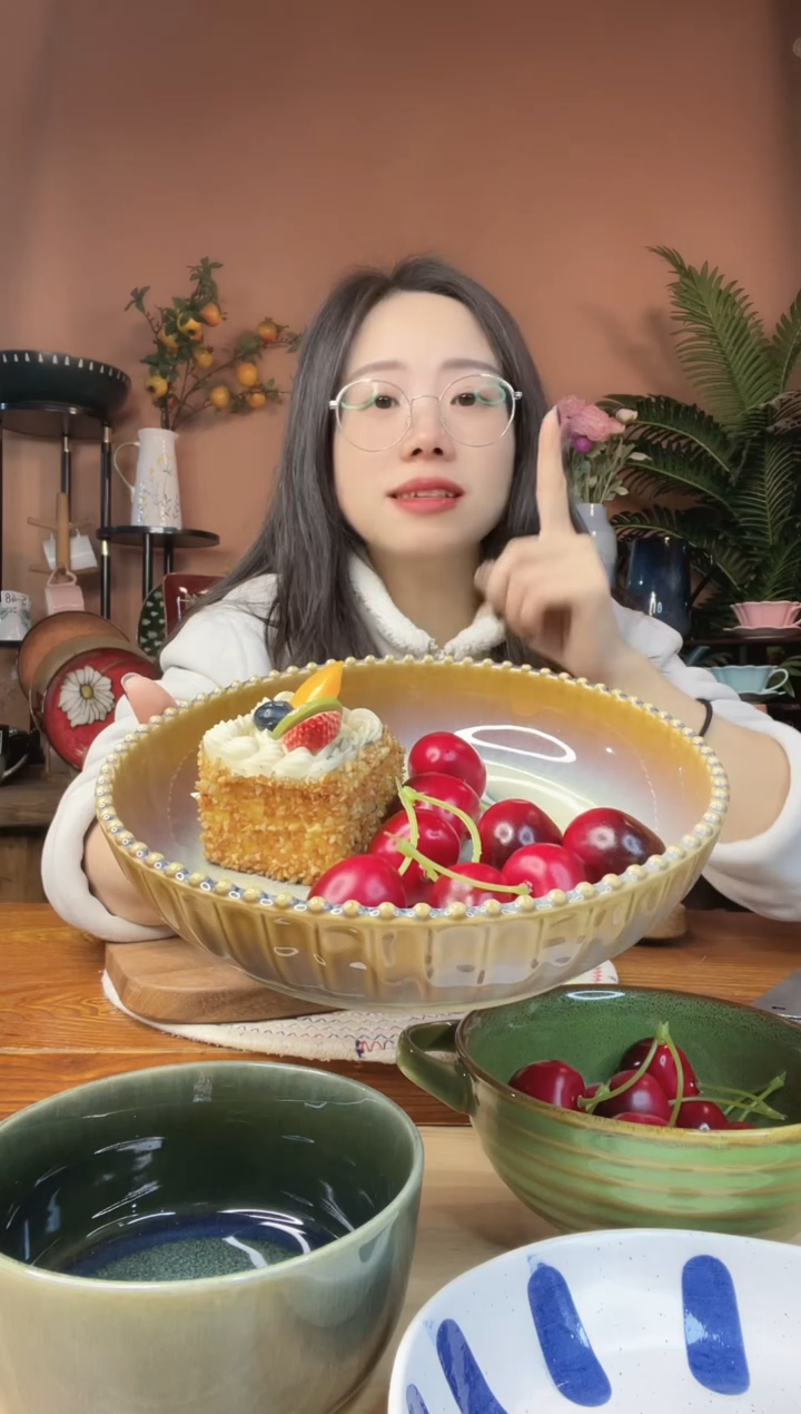 陶瓷8.5英寸珠点深盘 微瑕疵