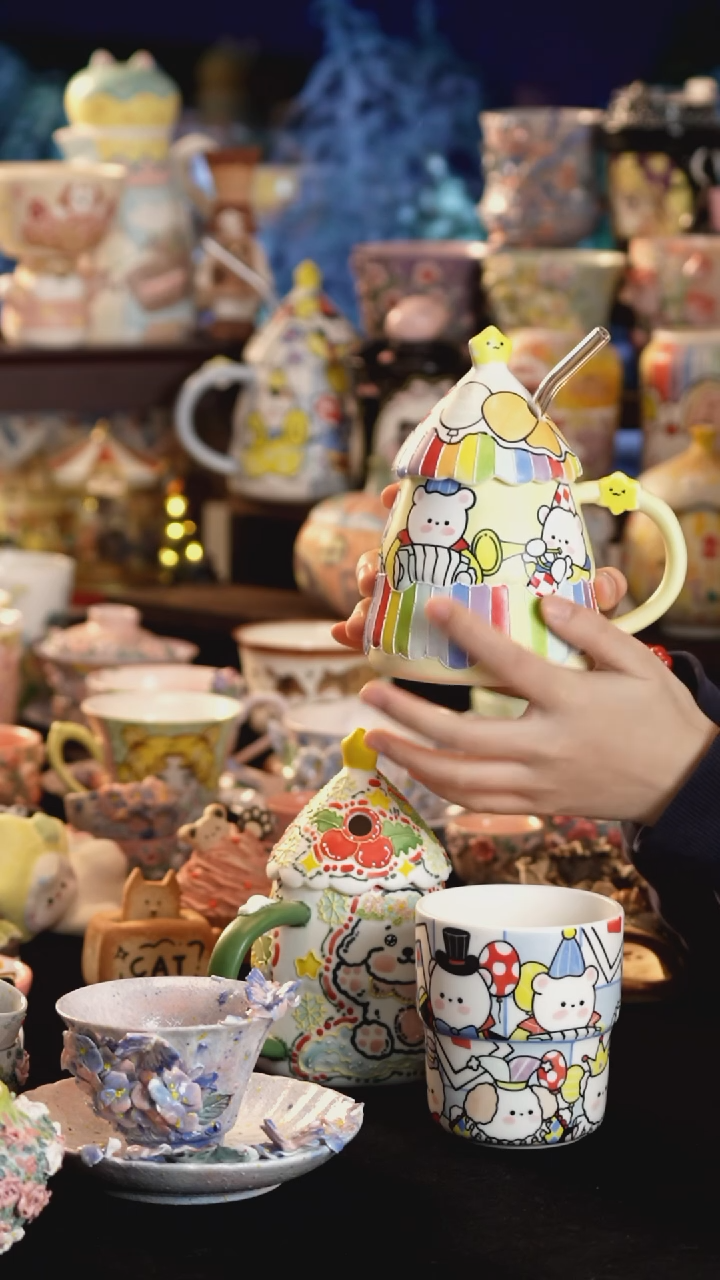 摆件陶景德镇釉下彩手绘设计师款陶瓷