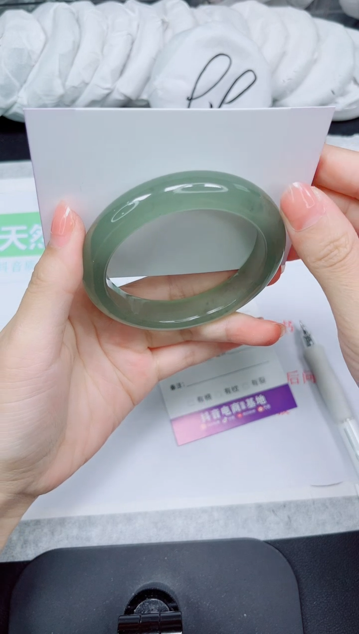 石英质玉手镯未镶嵌222-58