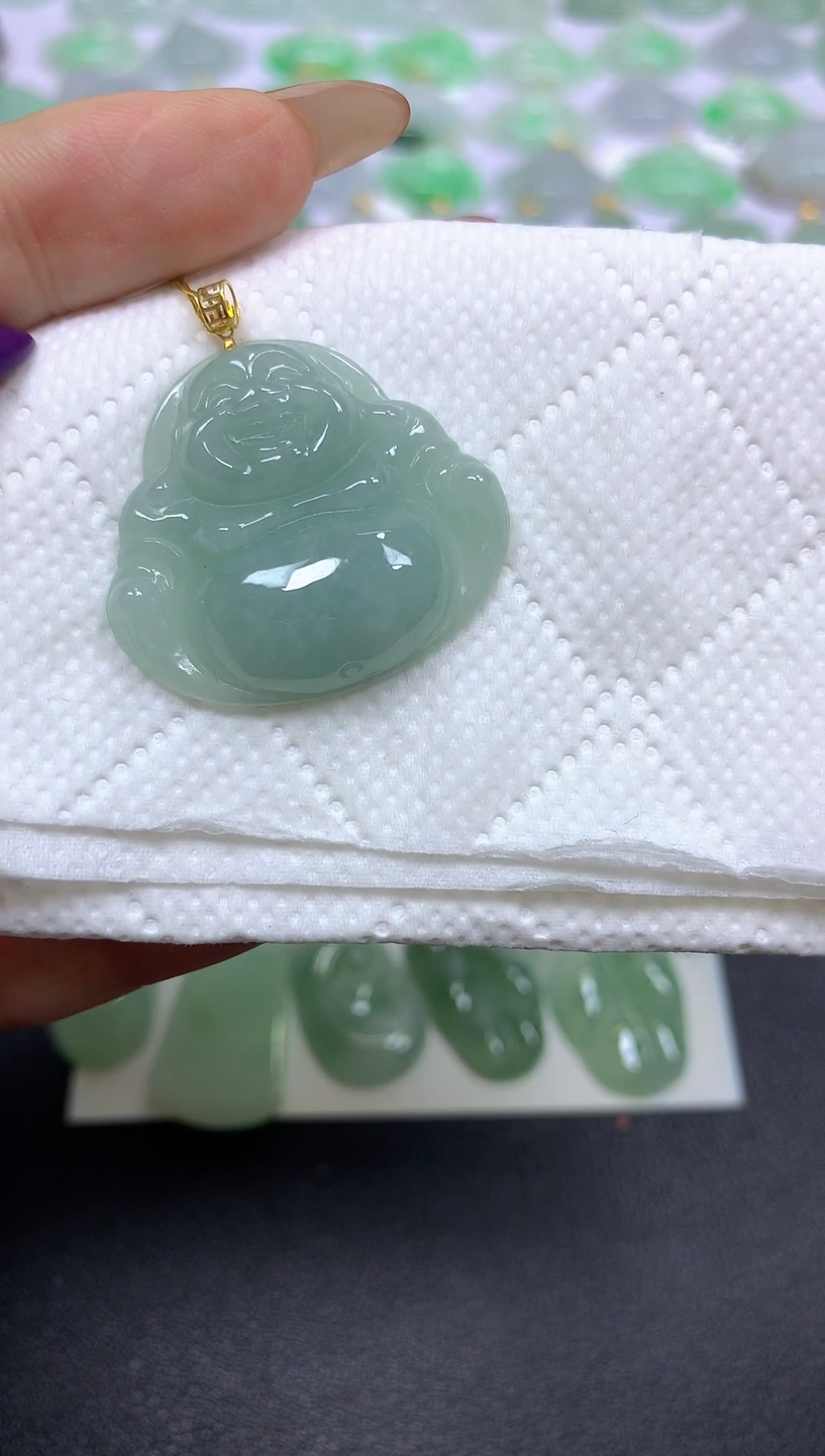 颈饰18K金镶嵌翡翠 