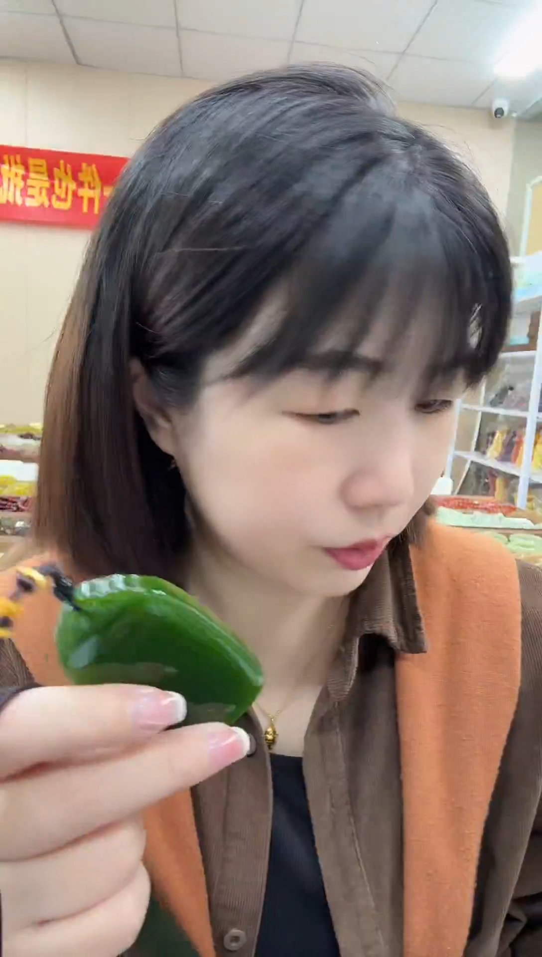 未镶嵌手串石英质玉255 菜绿大方牌